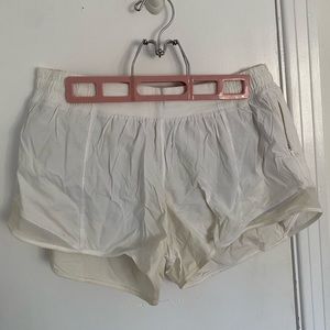 Lululemon hotty hot 4” short